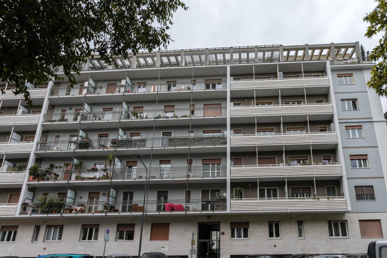 Luna Homes - Studio In Corso Sempione Milan Exterior photo
